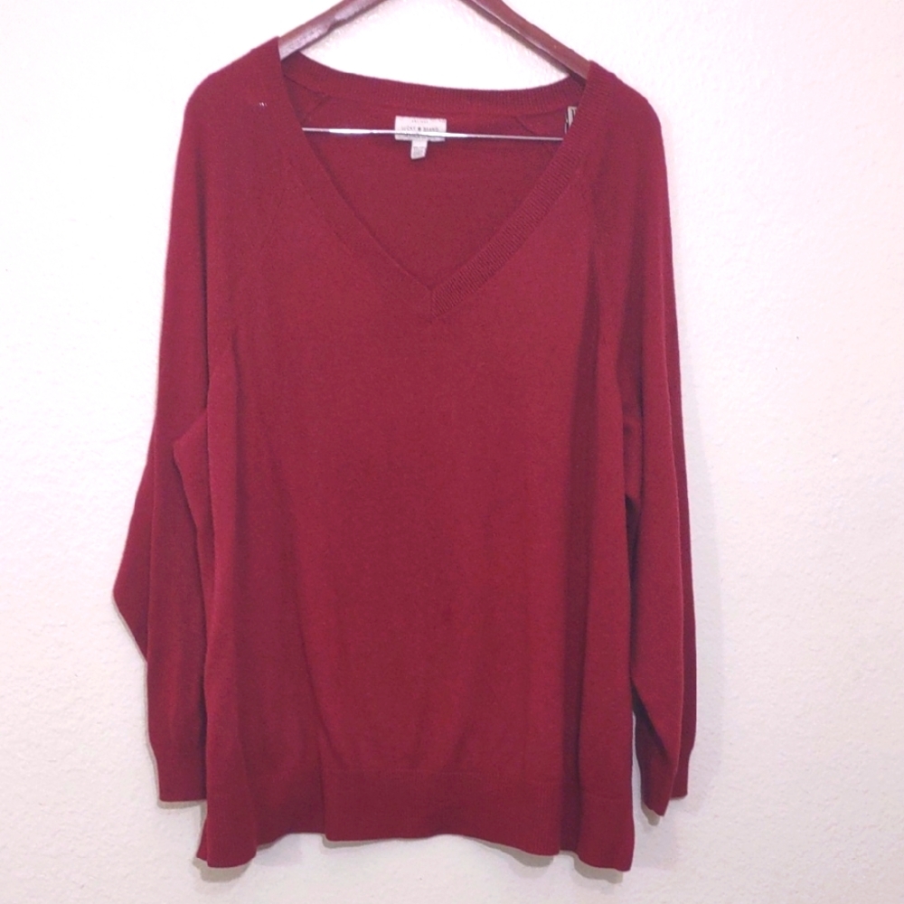 USED LUCKY BRAND XXL BURGENDY LONG SLEEVE PULLOVER SWEATER HAS MARK ON FRONT